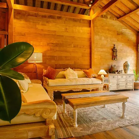 Rumah Bambu Gladek Dua