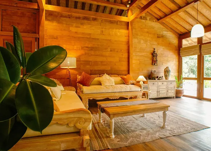 Rumah Bambu Gladek Dua