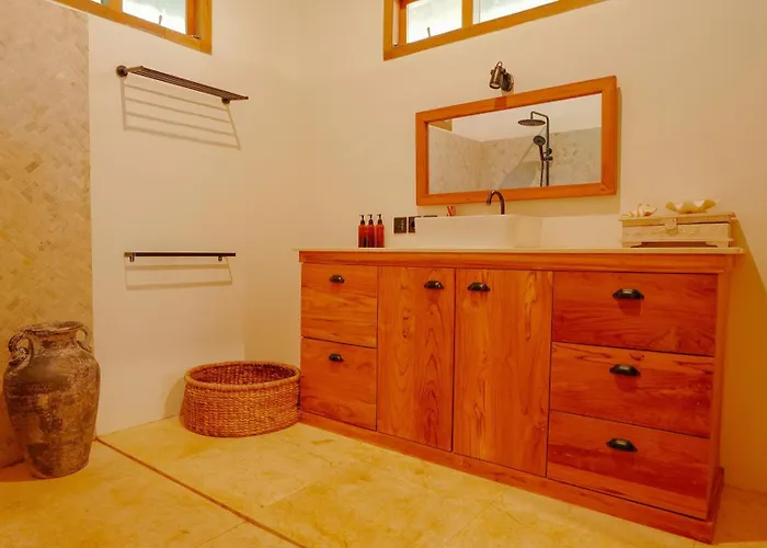 Guest house Rumah Bambu Gladek Dua