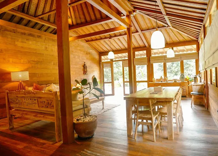 Rumah Bambu Gladek Dua