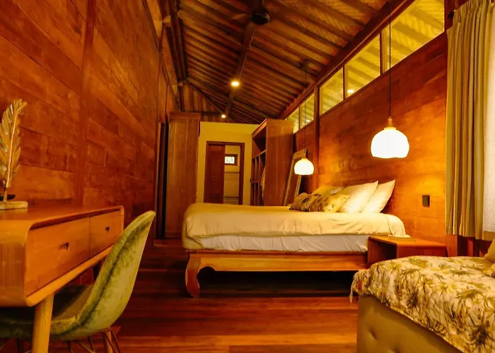 Guest house Rumah Bambu Gladek Dua